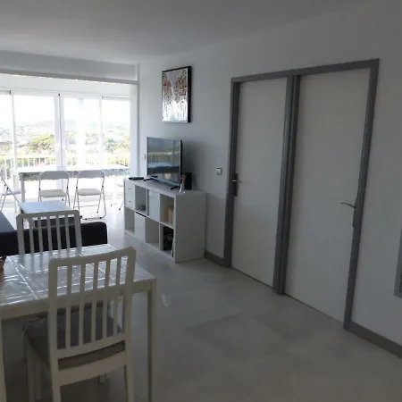 Torre Garbi 84 Apartment *